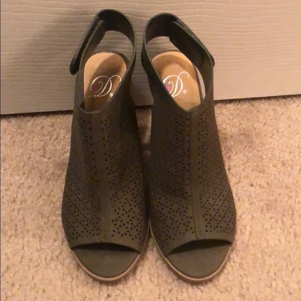 Olive heels